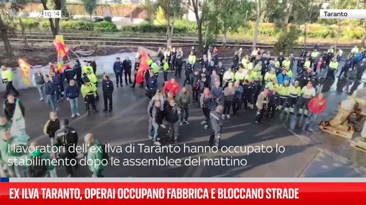 ex ilva taranto operai occupano fabbrica e bloccano strade