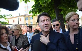 Giuseppe Conte aggredito da un No Vax a Massa, dove lìex premier si e' recato per un appuntamento elettorale , dal novax Guido Milani subito arrestato