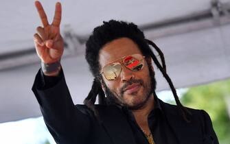 02_lenny_kravitz_stella_walk_of_fame_getty - 1