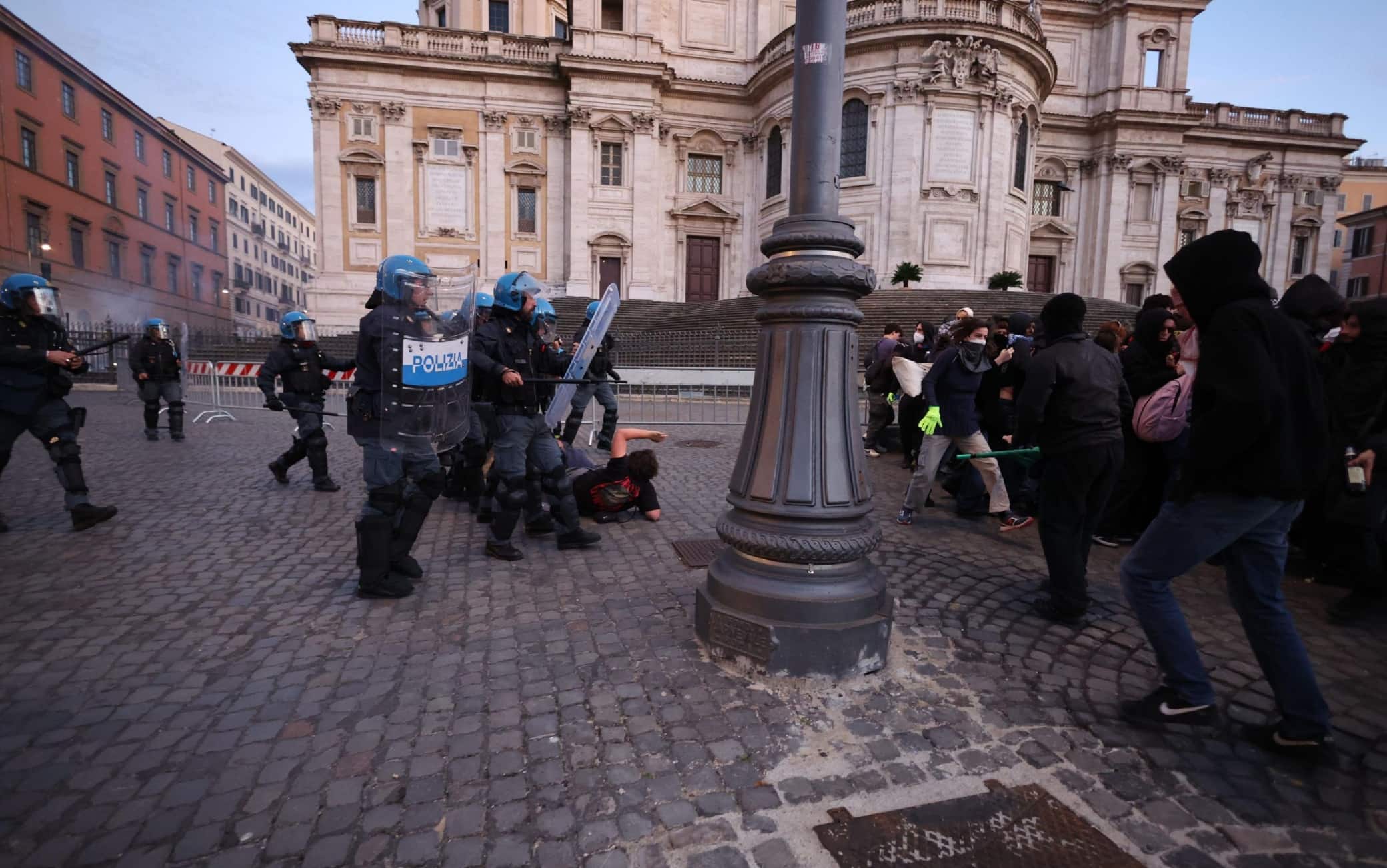 manifestanti a roma
