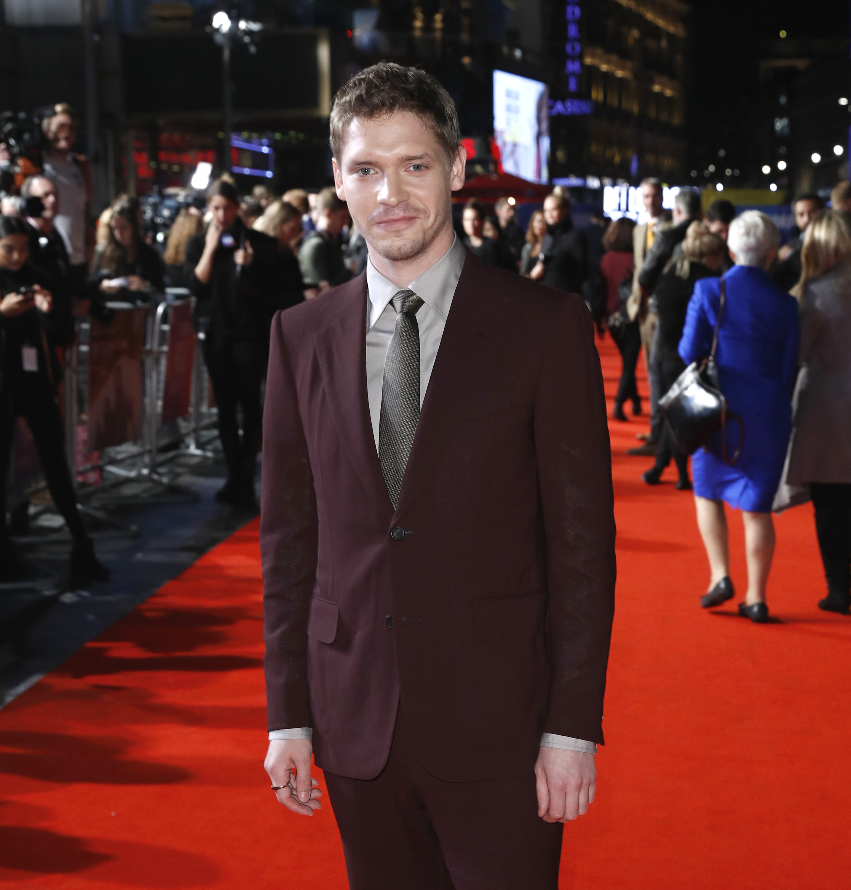 MotherFatherSon, le foto più belle di Billy Howle, che nella serie tv ...