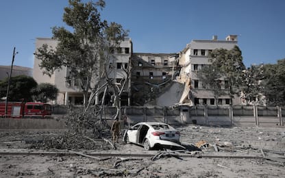 epaselect epa12241290 The damaged Syrian Ministry of Defense building, which houses the military's General Staff Headquarters, following an Israeli airstrike in Damascus, Syria, 16 July 2025. The Israel Defense Forces confirmed the strike on the building on 16 July following the deployment of Syrian troops in the predominantly Druze province of Suwayda (Sweida), after clashes between Druze fighters and Bedouin tribes resulted in the death of dozens of people. The Syrian Defense Minister announced a ceasefire on July 15 in the city of As Suwayda, which Syrian troops entered in the morning, but the area is witnessing violent clashes between government forces and Druze militants.  EPA/MOHAMMED AL RIFAI