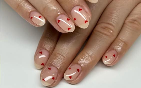 Nails, ideas for Valentine’s Day manicure, from minimal design to full of hearts