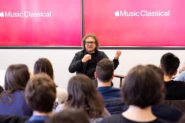 Apple Music Classical, Remo Anzovino: 'Prima impara le regole poi  trasgredisci