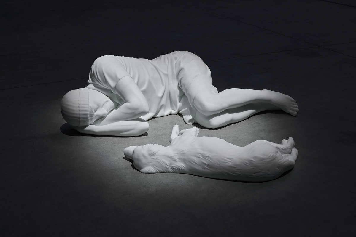 Maurizio_Cattelan_Breath_2021._Veduta_dell’installazione_Pirelli_HangarBicocca_Milano_2021._Foto_Agostino_Osio.jpeg