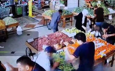 Un frame di una delle esplosioni, avvenute contemporaneamente a Beirut, nel sud del Libano e a Damasco, in Siria, dei cercapersone di miliziani Hezbollah, ci sarebbero mille feriti. Secondo alcune fonti le esplosioni sarebbero state causate da un attacco alle reti di comunicazione interne di Hezbollah.  +++ x.com/thisislebnews +++ NPK +++ ATTENZIONE L'IMMAGINE NON PUO' ESSERE RIPRODOTTA SENZA L'AUTORIZZAZIONE DELLA FONTE CUI SI RINVIA +++