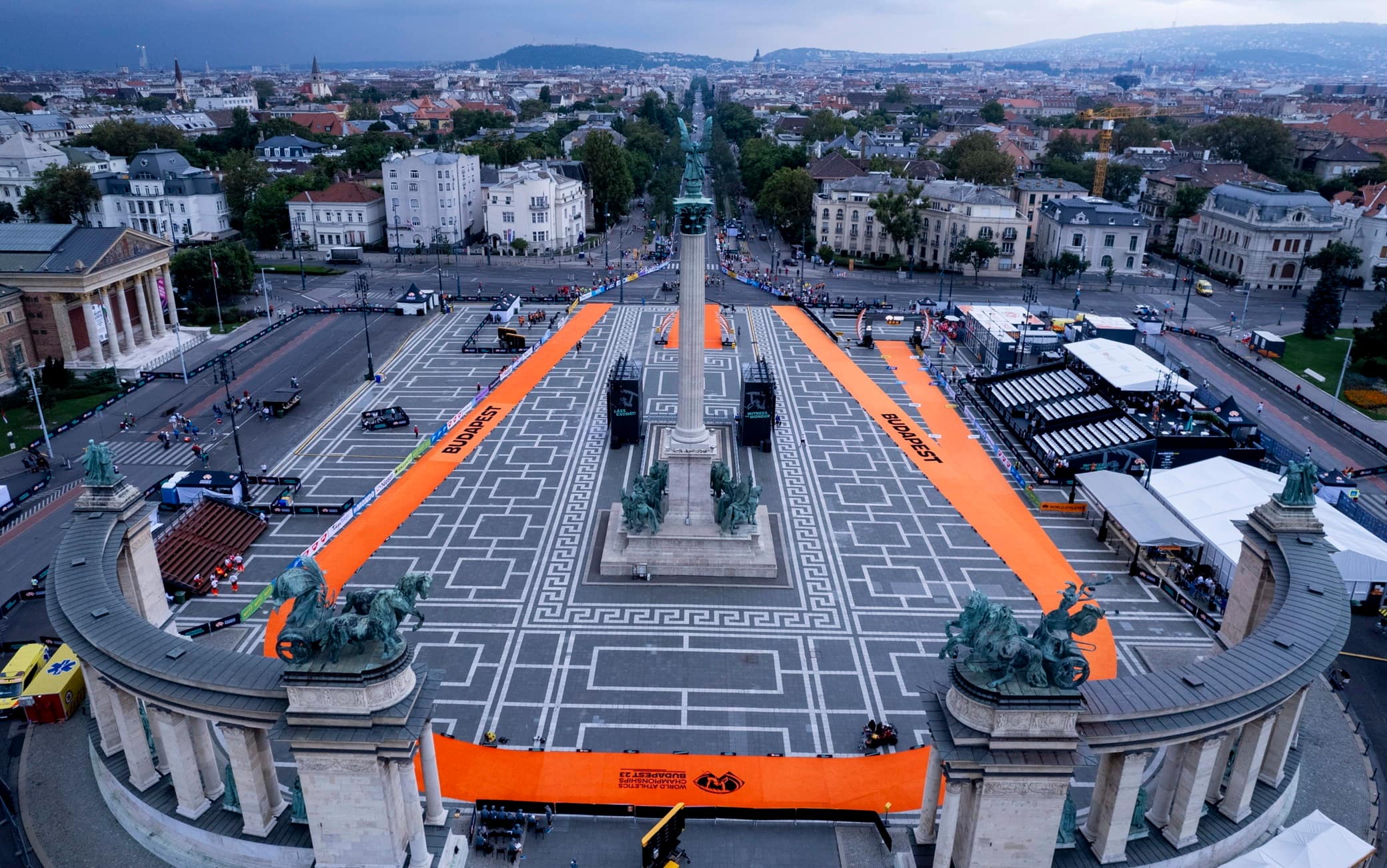 Piazza degli eroi Budapest