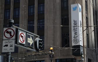 epa10766844 The iconic vertical Twitter sign and blue bird logo at the company’s headquarters in San Francisco, California, USA, 24 July 2023. Work was underway to alter Twitter signs after Twitter owner Elon Musk annouced the rebranding of the social media platorm to X but was halted after San Francisco police responded to a call from building security that the signs were being stolen. A San Francisco police spokesperson stated that Twitter had a work order to take the sign down but didn’t communicate that to security and the property owner of the building.  EPA/JOHN G. MABANGLO