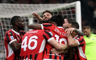 AC Milan's Olivier Giroud (C)  jubilates  with his teammates after scoring goal of 2 to 0 during the Italian serie A soccer match between AC Milan and Salernitana at Giuseppe Meazza stadium in Milan,  25 May  2024.
ANSA / MATTEO BAZZI
