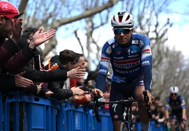 Dani Martinez e Landa subito dietro i super favoriti
