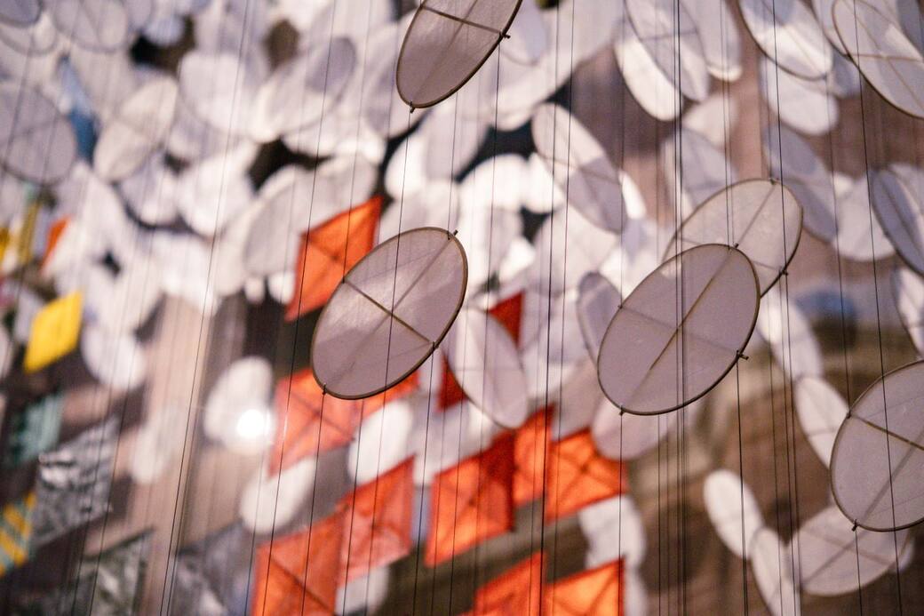 Jacob Hashimoto, Path to the Sky. Foto di Giulia Lenzi