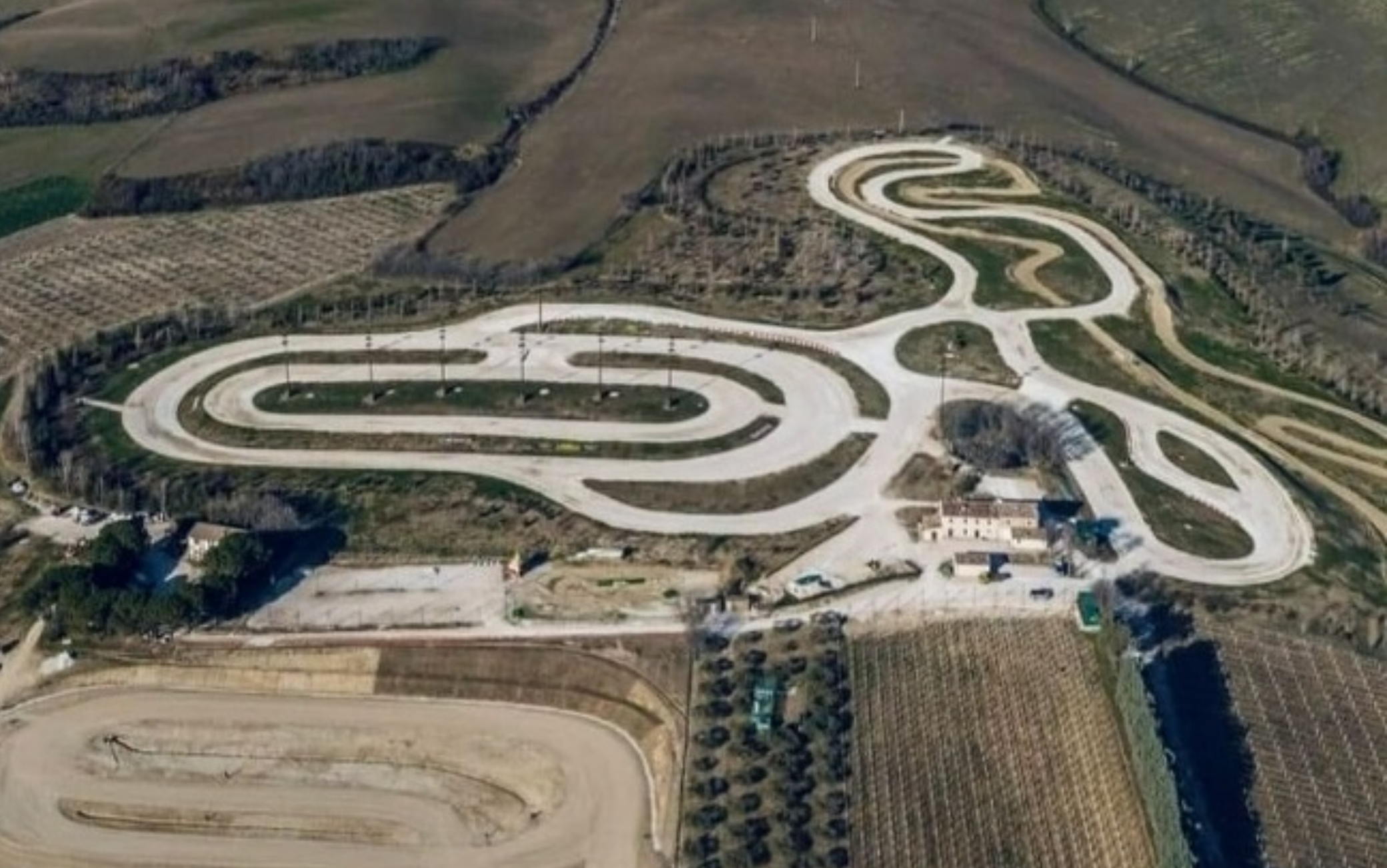 100 km dei campioni, Valentino Rossi e gli altri piloti provano la pista al Ranch Sky Sport