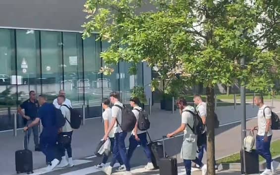 https://static.sky.it/editorialimages/53d6091caf5f30996e1b0e642615eceaa6d4916f/skysport/it/calcio/mondiale-per-club/video/2025/06/11/inter-mondiale-club-2025-partenza-usa-video/inter_partenza_mondiale_club.jpg?im=Resize,width=565