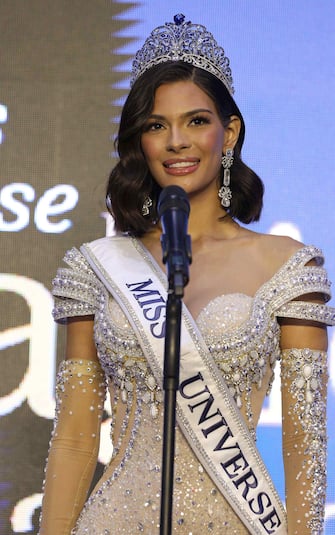 epa10983843 Miss Nicaragua Sheynnis Palacios speaks after being crowned as Miss Universe in San Salvador, El Salvador, 18 November 2023. Palacios became the first Central American to win the contest, succeeding R'Bonney Gabriel from the US.  EPA/Rodrigo Sura