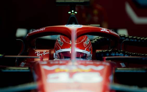 https://static.sky.it/editorialimages/53f49b8fecb761e6cf10ba2bf856c70655990193/skysport/it/motori/formula-1/lgp-detail-page/2025/granpremio-gran-bretagna/live/prove-libere-3/f1_twitter_leclerc_ferrari_silverstone_2025.jpg?im=Resize,width=565