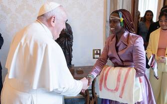 Il Papa con Ineza Umuhora
