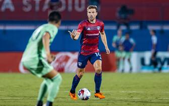 FRISCO, TX - AUG 26: FC Dallas midfielder Asier Illarramendi (#14) looks for an open teammate during the MLS soccer game between FC Dallas and Austin FC on August  26, 2023 at Toyota Stadium in Frisco, TX. (Photo by  Matthew Visinsky/Icon Sportswire via Getty Images)