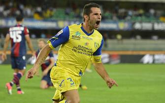 L'esultanza dell'attaccante del Chievo Sergio Pellissier per il goal dell'1 a 0 durante la partita Chievo-Bologna 26 agosto 2012 allo stadio Marc'Antonio Bentegodi di Verona ANSA/FOTOLIVE RICHARD MORGANO