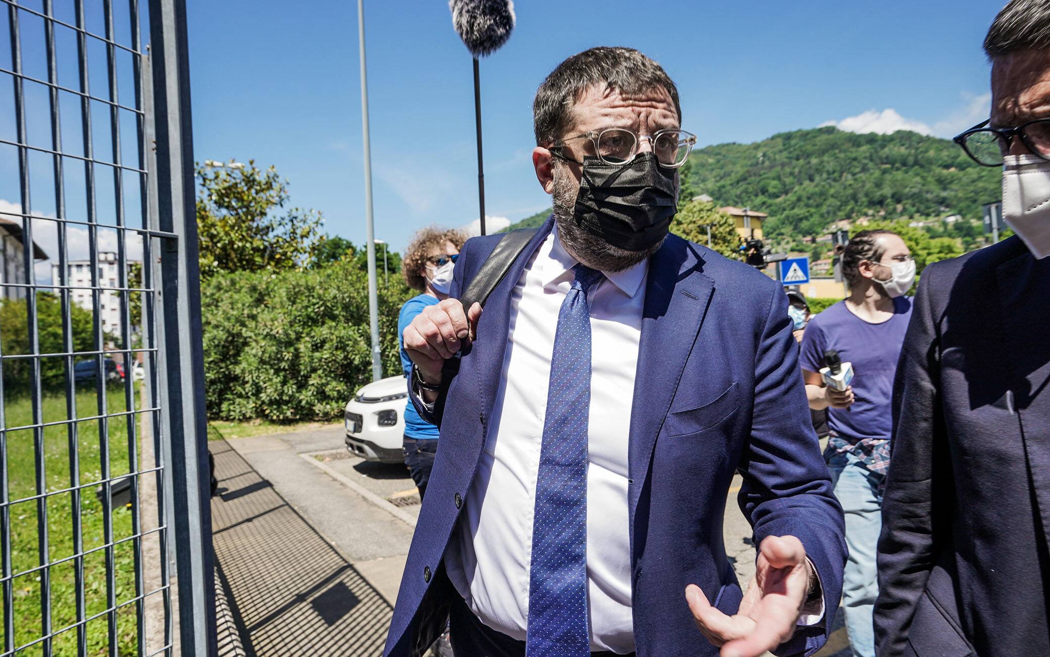 L'avvocato Marcello Perillo alla Procura di Verbania, 28 maggio 2021. La Procura di Verbania, chiedendo il carcere per Gabriele Tadini, il responsabile del servizio della funivia del Mottarone, ha contestato tutte e tre le esigenze cautelari, ossia il pericolo di fuga, di inquinamento probatorio e di reiterazione del reato, ha riferito il legale.  ANSA/TINO ROMANO