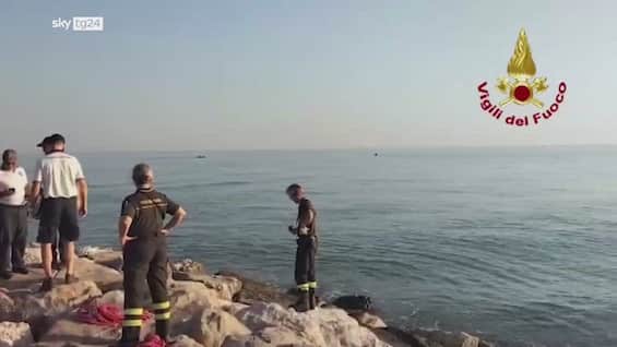 bambino scomparso in mare a cavallino trovato il corpo