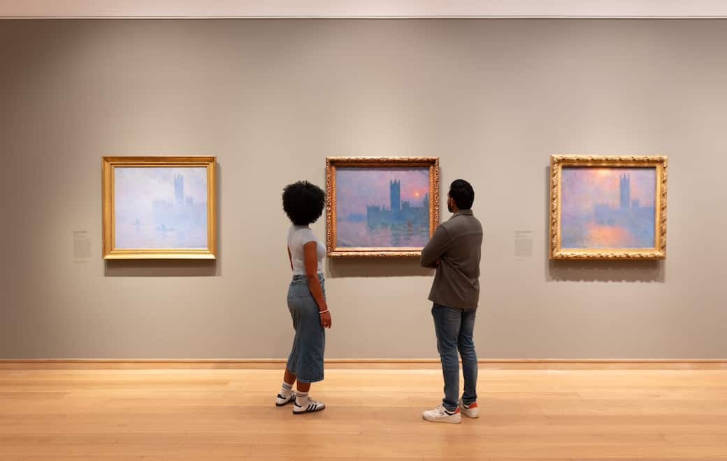 Installation_view_Monet_and_London._Views_of_the_Thames_The_Courtauld_Gallery._(c)_Fergus_Carmichael.jpg