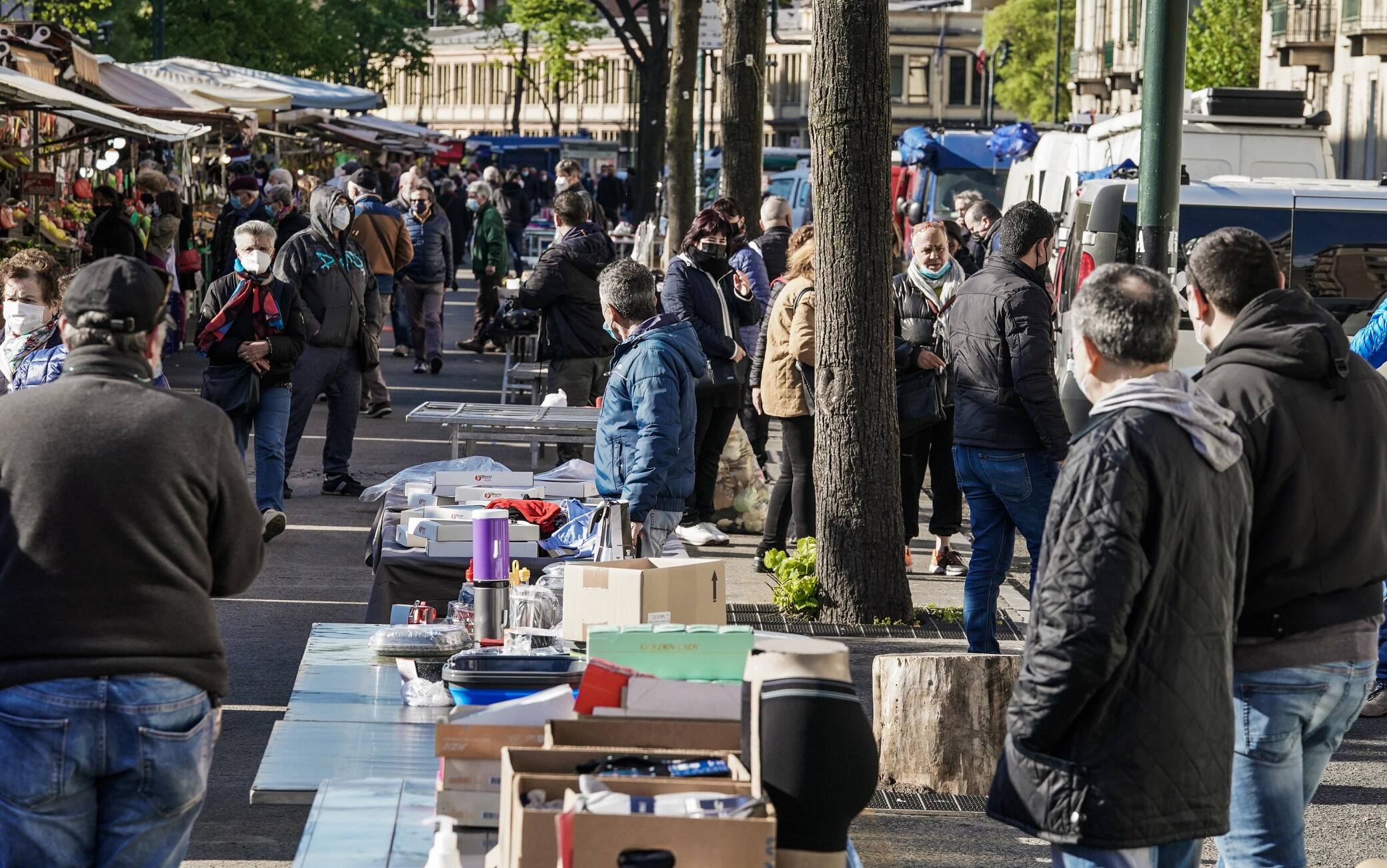 Racconigi market street traders protest against Red Area in Turin, Italy, 07 April 2021. They ask to be allowed to reopen and obtain immediate economic hel?ps amid the third Covid-19 wave in Italy.
ANSA/TINO ROMANO