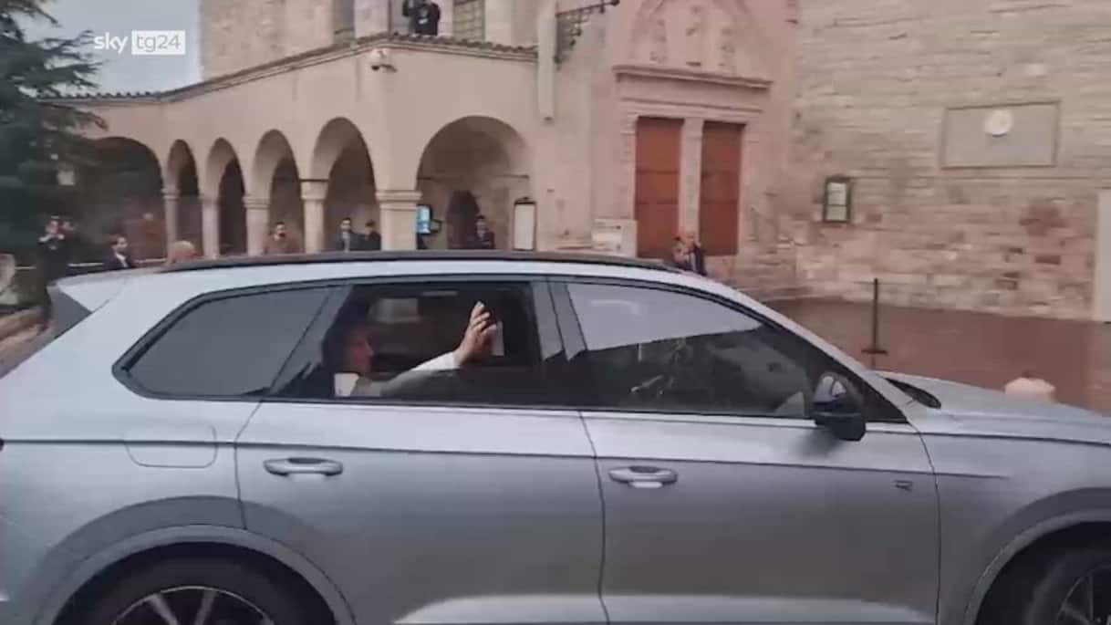 La preghiera di Papa Leone XIV sulla tomba di San Francesco