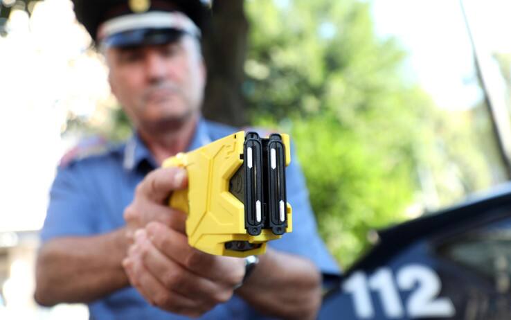 Sicurezza, forze dell'ordine avranno il taser