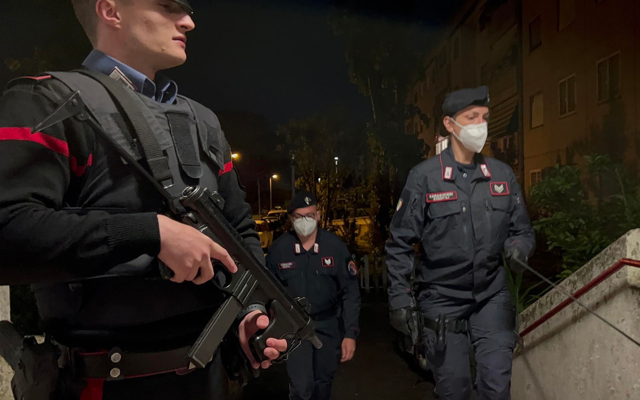 Una camera di tortura per chi non "onorava" i debiti contratti con il gruppo criminale. E' quanto scoperto dai carabinieri nell'ambito dell'indagine, coordinata dai pm della Dda di Roma, che ha portato all'arresto di 14 persone, Roma, 17 maggio 2022. ANSA/ CARABINIERI ++HO - NO SALES EDITORIAL USE ONLY++