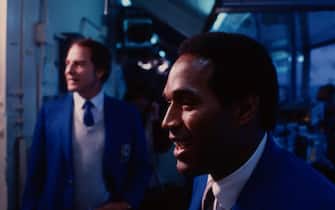 Unspecified - 1984: (L-R) Frank Gifford, OJ Simpson promotional photo for the ABC tv series 'Monday Night Football'. (Photo by American Broadcasting Companies via Getty Images)