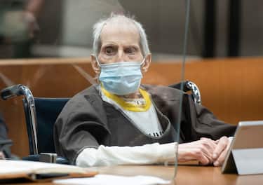 LOS ANGELES, CALIFORNIA - OCTOBER 14: Robert Durst is sentenced on October 14, 2021 in Los Angeles, California. Durst was sentenced to life without the possibility of parole for the 2000 murder of Susan Berman. (Photo by Myung J. Chun-Pool/Getty Images)