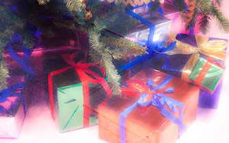 Shopping di Natale, pacchi e pacchetti regalo