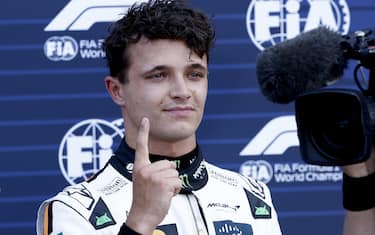 PRIMA FILA - 1) LANDO NORRIS (McLaren) pole position in 1:09.954