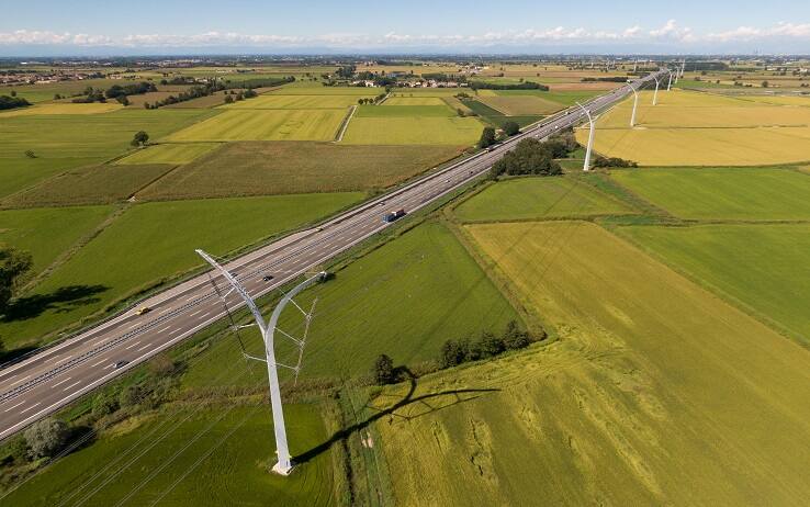 Il Palo Germoglio lungo l'autostrada Milano-Genova