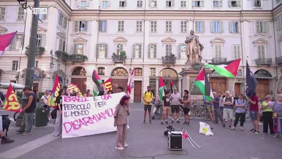 torino presidio contro attacco usa in iran