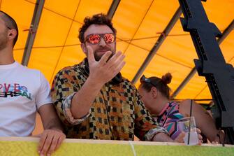 MILAN, ITALY - JUNE 24: Dargen D'Amico is seen during the Milano Pride Parade 2023 for LGBTQIA+ rights on June 24, 2023 in Milan, Italy. Milano Pride is a parade and festival held at the June each year in Milan, to celebrate LGBTQIA+ people and their allies. (Photo by Giuseppe Cottini/Getty Images)