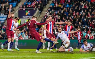 Norway's forward #07 Alexander Sorloth scores his team's first goal  during the friendly football match between Norway and Slovakia in Oslo, Norway, on March 26, 2024. (Photo by Fredrik Varfjell / NTB / AFP) / Norway OUT