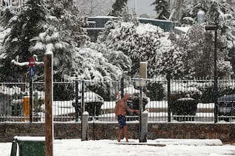 GREECE WEATHER ATHENS SNOWFALL