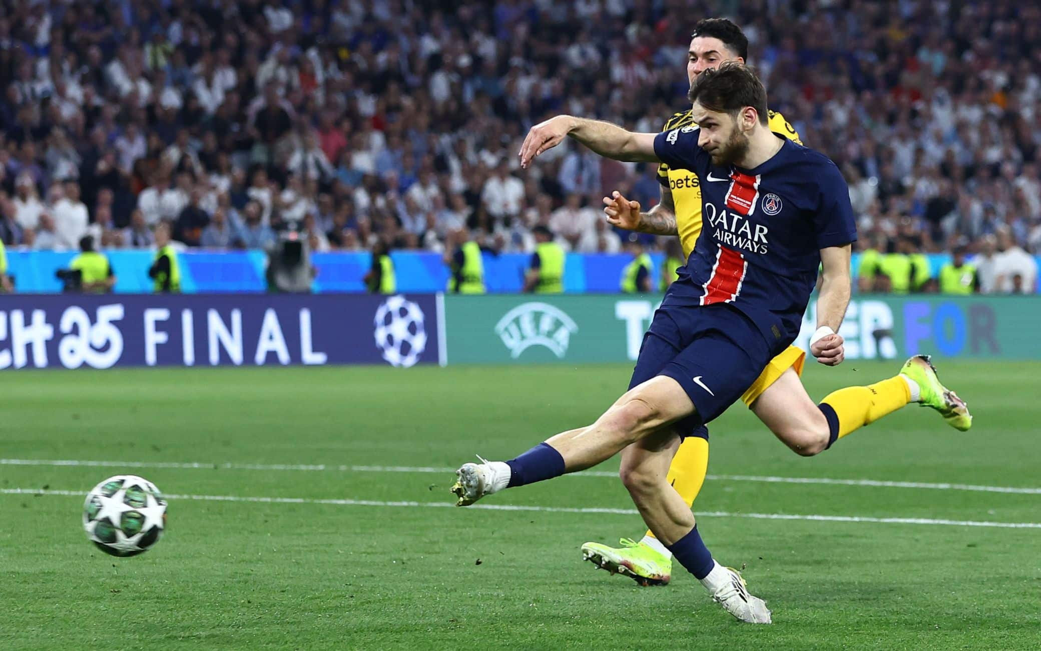 Kvaratskhelia: è 4-0 del Psg