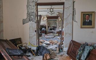 L'interno distrutto del palazzo sede del governo regionale a Kharkiv in Ucraina