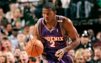 DALLAS - FEBRUARY 26:  Joe Johnson #2 of the Phoenix Suns drives against the Dallas Mavericks during the game at American Airlines Arena on February 26, 2005 in Dallas, Texas.  The Suns won 124-123.  NOTE TO USER: User expressly acknowledges and agrees that, by downloading and/or using this Photograph, user is consenting to the terms and conditions of the Getty Images License Agreement. Mandatory Copyright Notice: Copyright 2005 NBAE  (Photo by Glenn James/NBAE via Getty Images) *** Local Caption *** Joe Johnson 