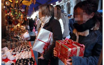 milano 18 12 04 shopping natalizio in centro  - REGALI DI NATALE
ph gaia marturano ag emmevi