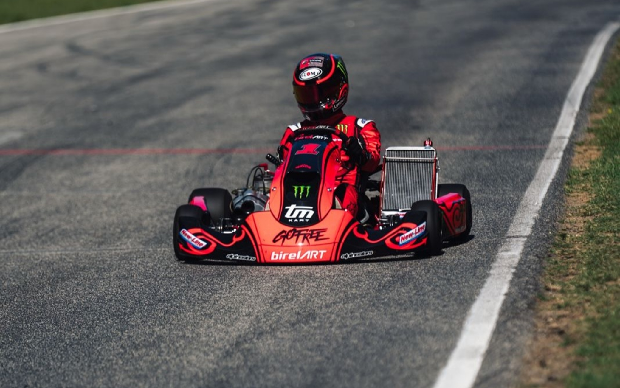 Valentino Rossi e i piloti dell'Academy sui kart: c'è anche Stoner