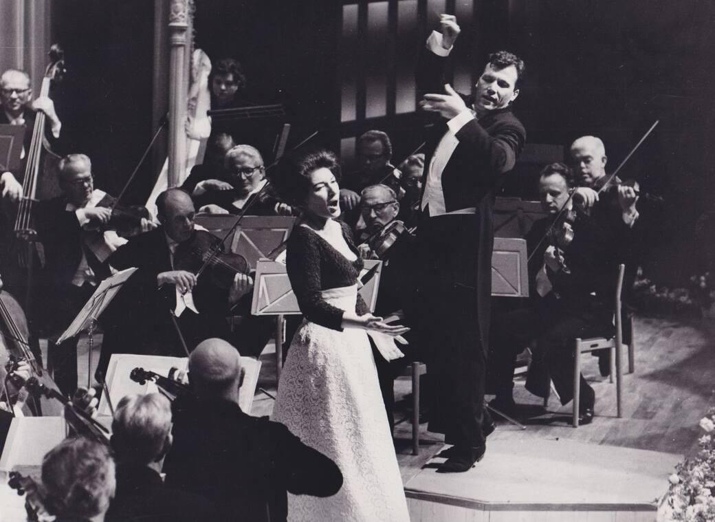 En_concert_avec_Georges_Prétre_1963_Copyright_Fonds_de_Dotation_Maria_Callas_(1).jpg