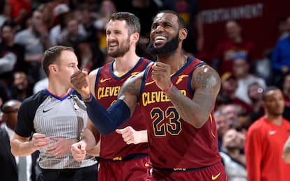 LeBron James è l’incubo di Toronto: vincono i Cavs