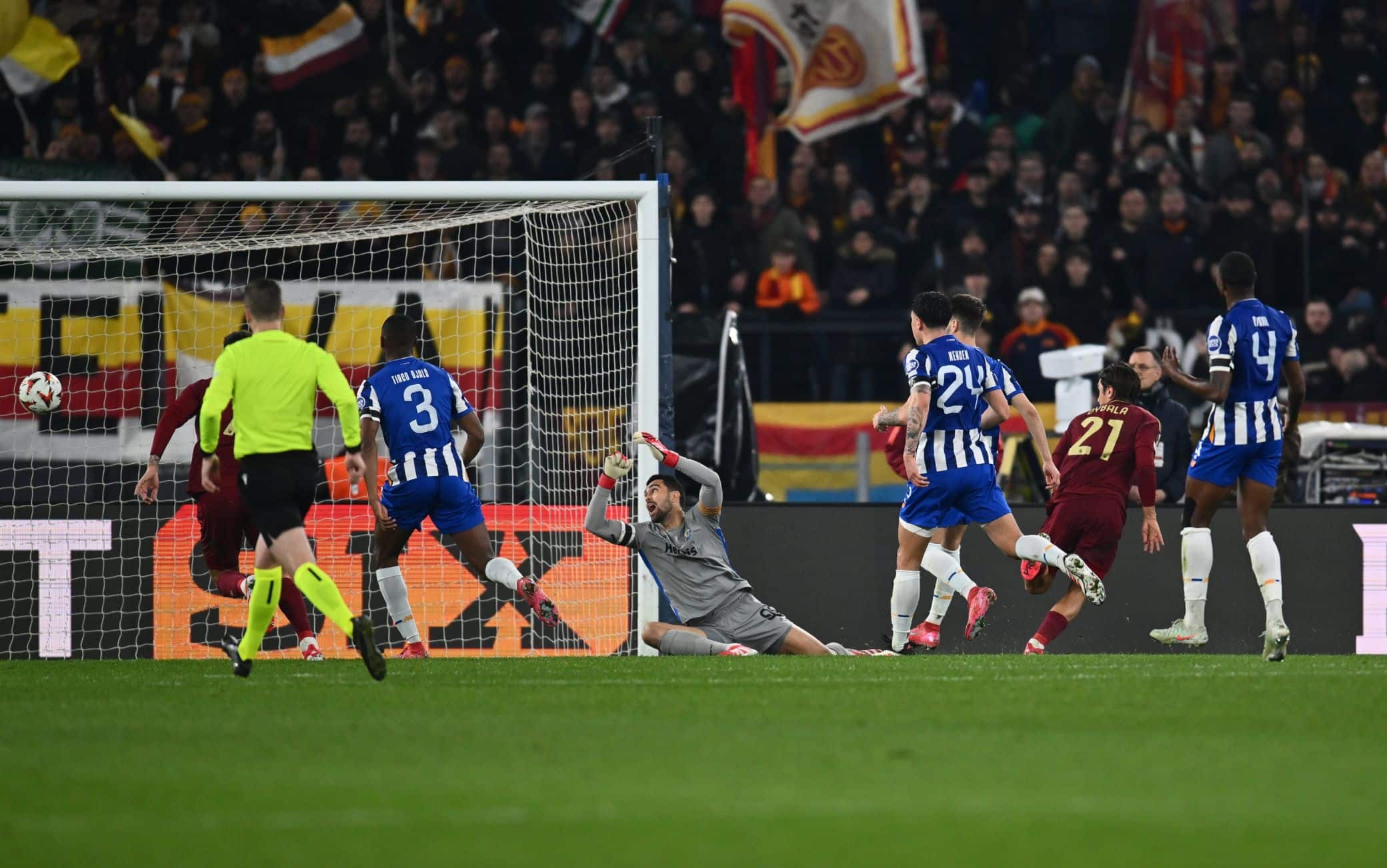 Dybala! Che gol! La Roma la pareggia subito