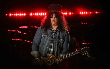 MELBOURNE, AUSTRALIA - FEBRUARY 14: Guitarist Slash performs on stage during the Guns n' Roses 'Not In This Lifetime' tour at the MCG on February 14, 2017 in Melbourne, Australia. (Photo by Paul Rovere/Getty Images)