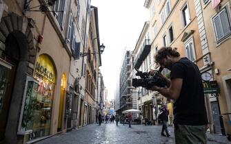 Via Frattina dove una donna in stato di gravidanza e' stata travolta da un cane rottweiler precipitato da un balcone, Roma, 27 ottobre 2023. ANSA/ANGELO CARCONI