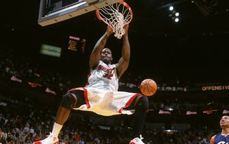 MIAMI - FEBRUARY 2:  Shaquille O'Neal #32 of the Miami Heat dunks against the Cleveland Cavaliers during the game at the American Airlines Arena in Miami, Florida, on February 2, 2006. NOTE TO USER: User expressly acknowledges and agrees that, by downloading and or using this photograph, User is consenting to the terms and conditions of the Getty Images License Agreement. Mandatory Copyright Notice: Copyright 2006 NBAE (Photo by Nathaniel S. Butler/NBAE via Getty Images)