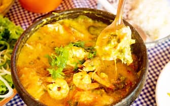 zuppe Culinária típica bahiana. Moqueca de camarão, Shrimp stew, Ilhéus, Bahia, Brazil